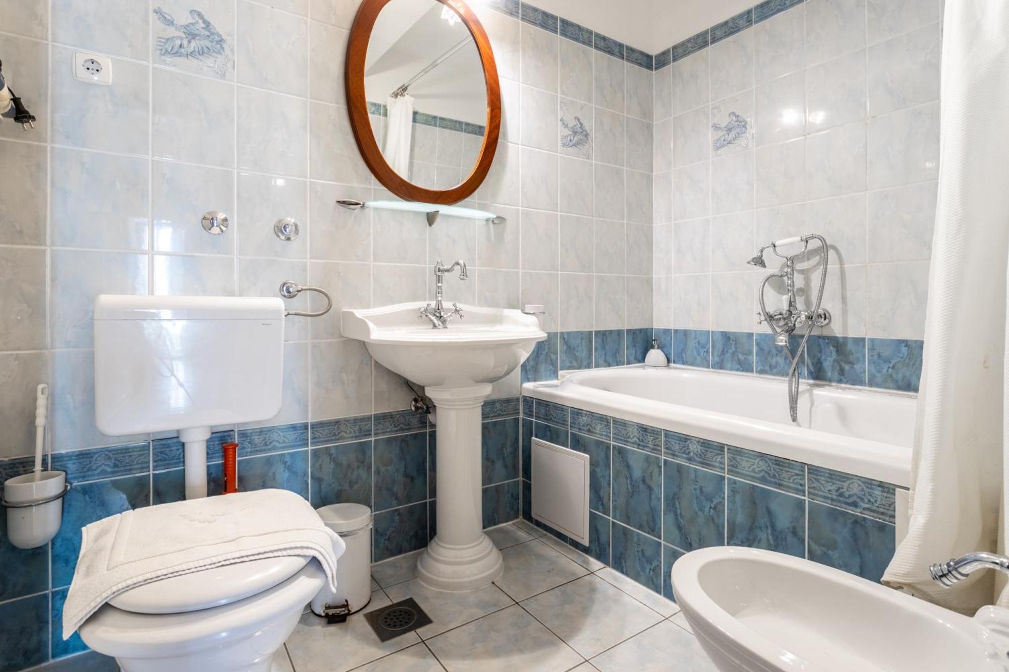 Villa Violeta With The Sea View, 3 Min Walk To The Beach Split Eksteriør billede